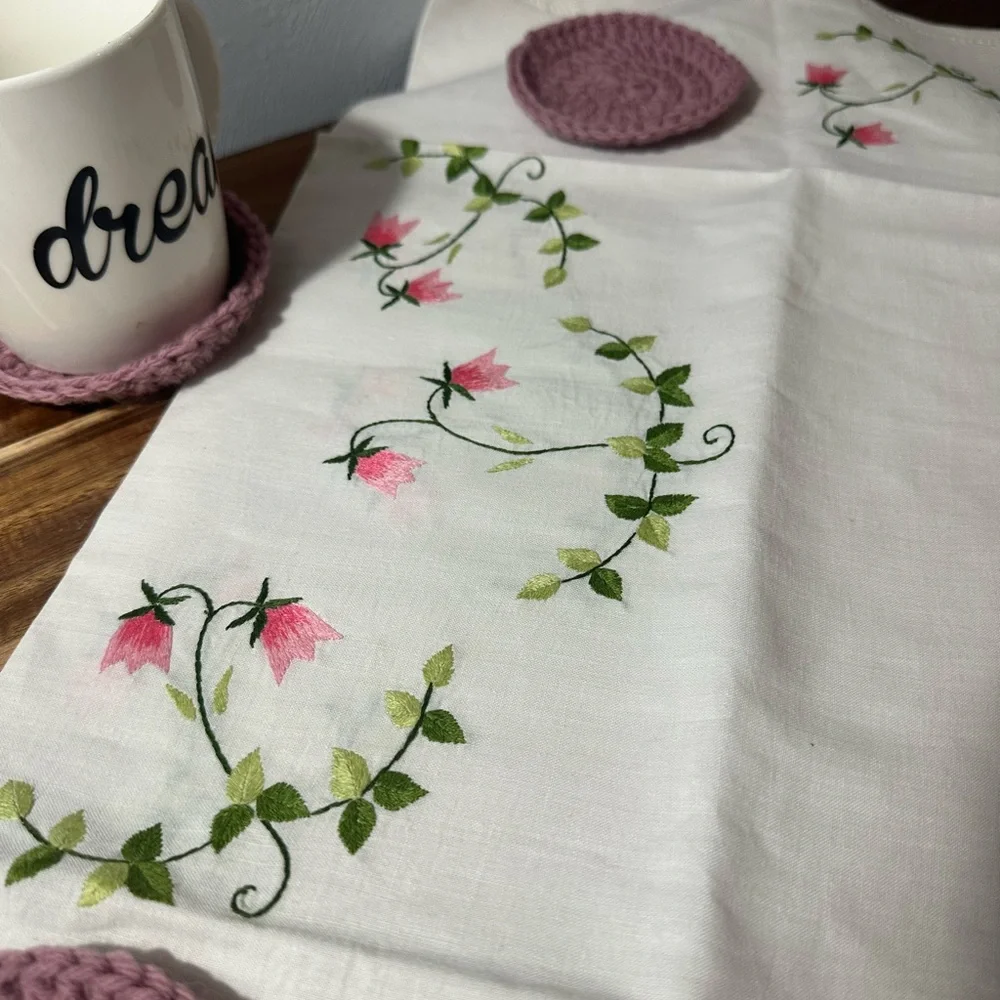 Handmade Mauve Crochet Coaster Set Vintage Hand Embroidered table topper - Picture 5 of 11